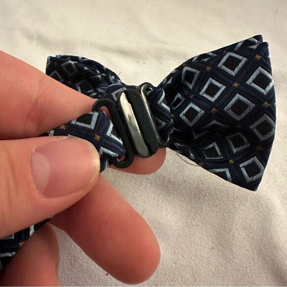 Baby Toddler Diamond Pattern Clip On Bow Tie, Dark Blue Navy and Gold - Picture 3 of 3